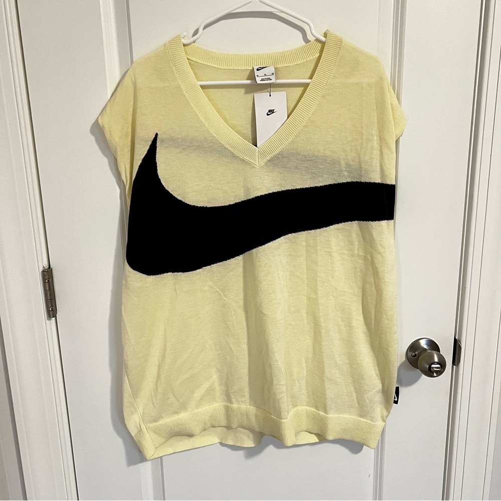 NEW Men's Size XL Nike‎ Swoosh Sweater Vest FD2873-113 Coconut Milk Black NWT